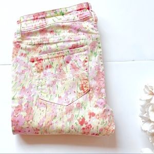 floral jeans 🌸